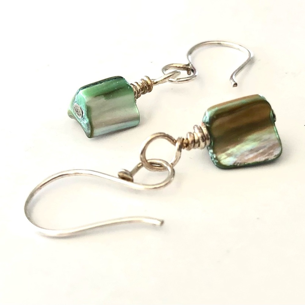 Light green Mother of Pearl Earrings - New